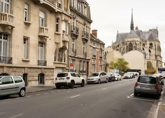 Au Pied De La Cathedrale Апартаменты Реймс